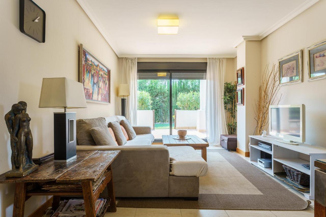 Luxurious And Spacious With A Private Garden And Solarium With Great Views In Area Marbella La Resina Country Golf Apartamento Estepona