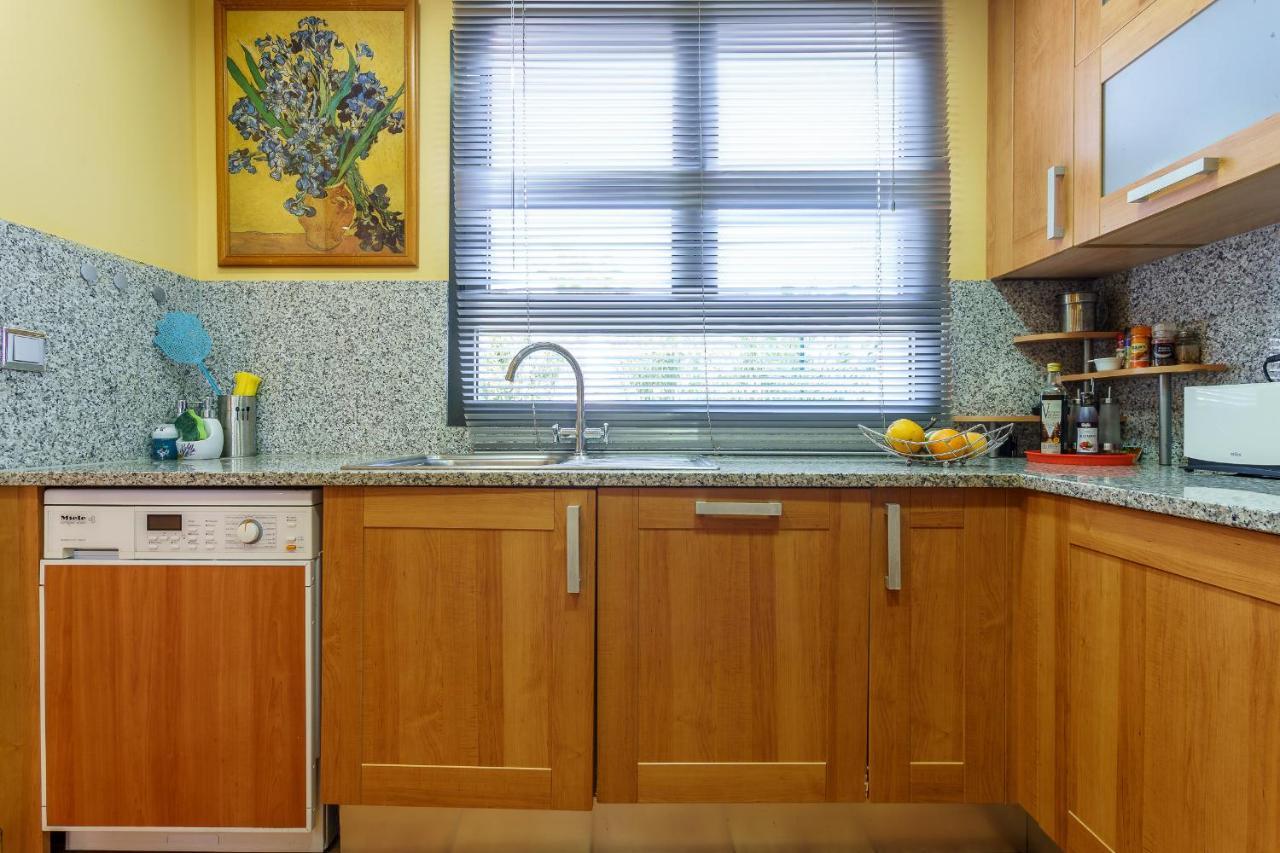 Luxurious And Spacious With A Private Garden And Solarium With Great Views In Area Marbella La Resina Country Golf Apartamento *
