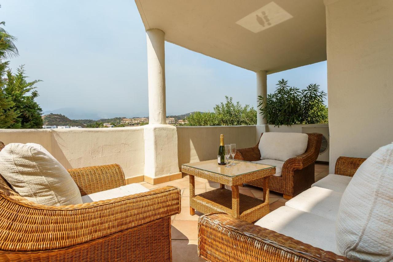 Luxurious And Spacious With A Private Garden And Solarium With Great Views In Area Marbella La Resina Country Golf * Estepona