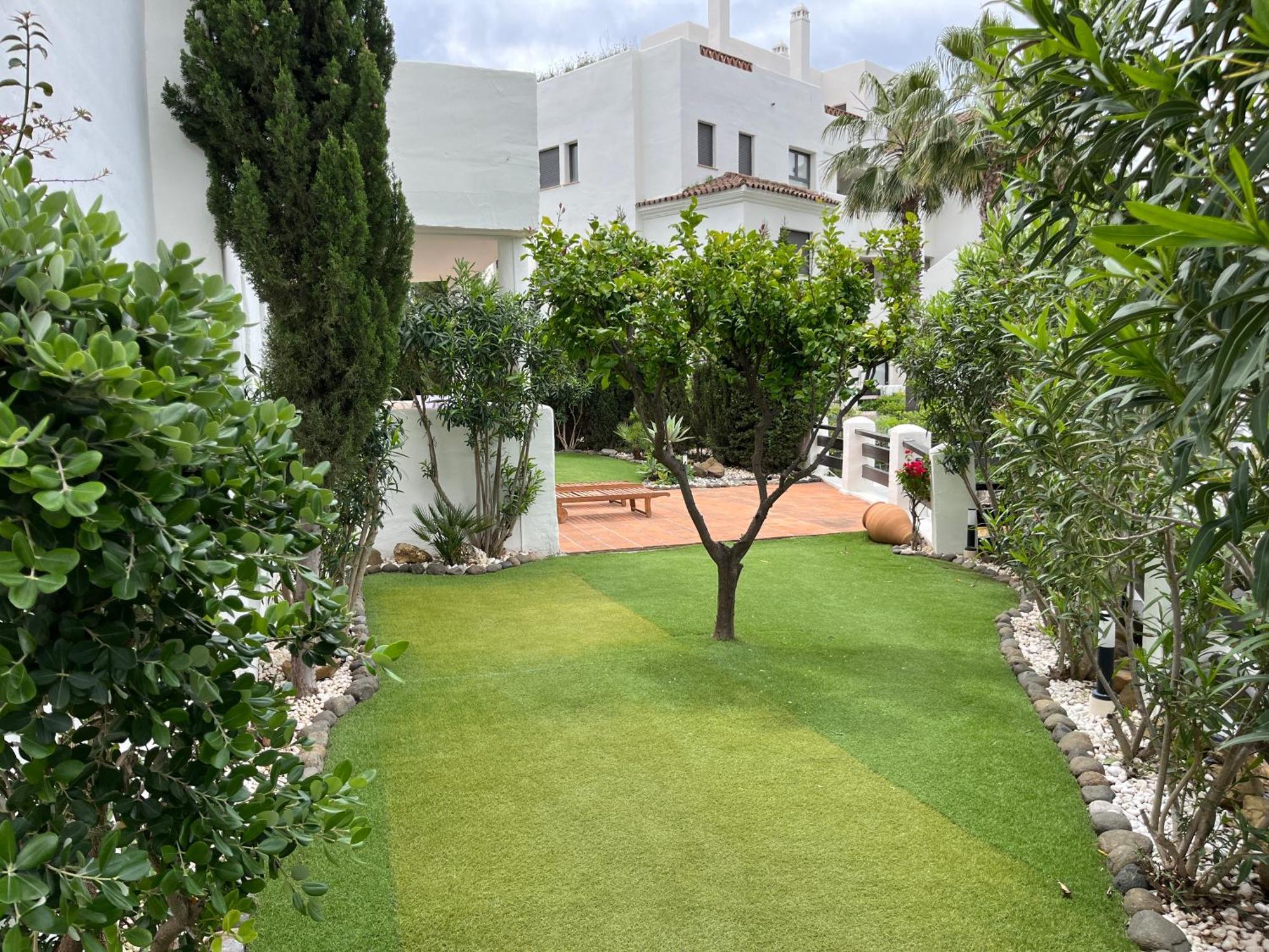 Apartamento Luxurious And Spacious With A Private Garden And Solarium With Great Views In Area Marbella La Resina Country Golf *